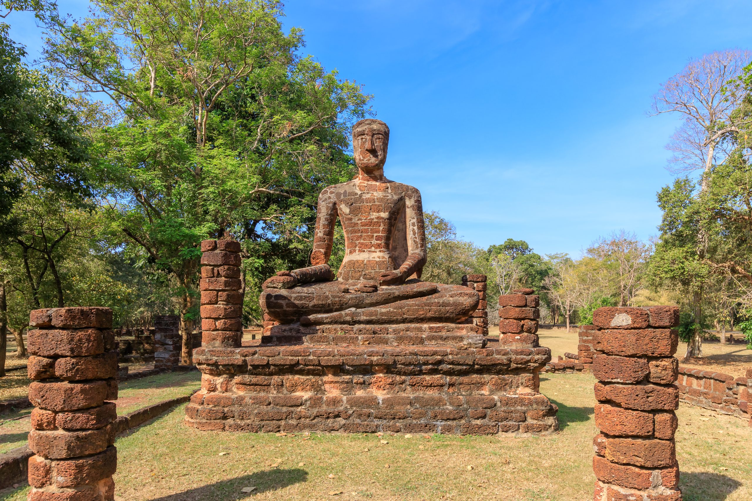 Thaiwander Travel Best Tour Agency in Bangkok, Thailand Sitting Buddha Statue At Wat Sing Temple In Kamphaeng Phet Histo