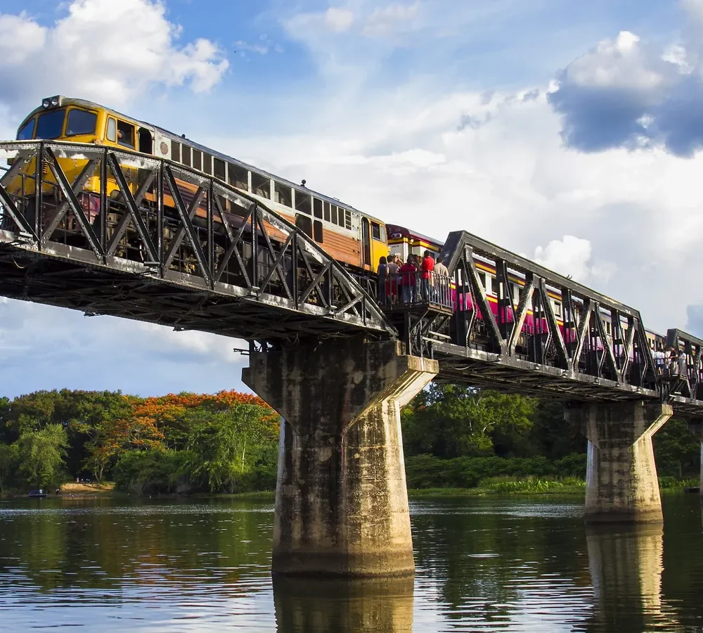 Thaiwander Travel Best Tour Agency in Bangkok, Thailand Wdgay สะพานแม่น้ำแคว รถไฟวิ่ง